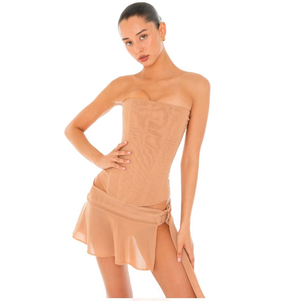 Nude Strapless Corset
